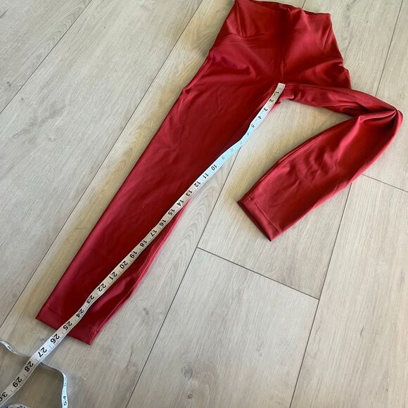Lululemon women’s leggings size 2 - Picture 3 of 8
